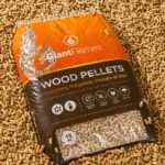 Palette Giant Flames Holzpellets 65 Säcke x 15 kg (975 kg) – Bild 6
