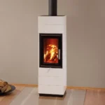 Guss-Kaminofen LEDA CORNA (4 kW) - Gussverkleidung Weiß emailliert glänzend, Anschluss oben